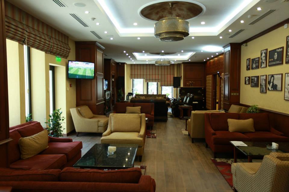 Hotel Ramada By Wyndham Bishkek Centre Zewnętrze zdjęcie