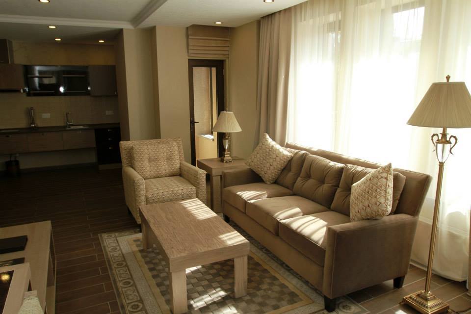 Hotel Ramada By Wyndham Bishkek Centre Zewnętrze zdjęcie