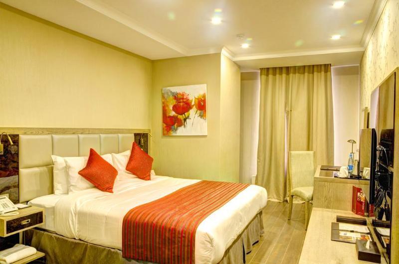 Hotel Ramada By Wyndham Bishkek Centre Zewnętrze zdjęcie