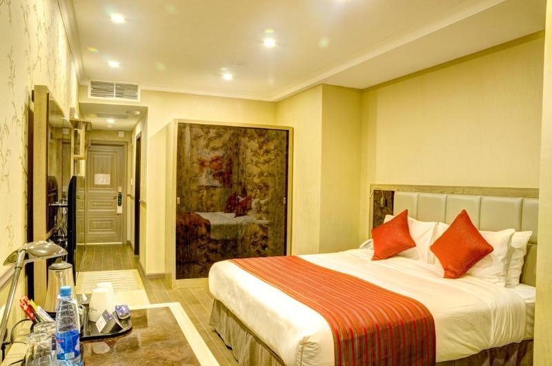 Hotel Ramada By Wyndham Bishkek Centre Zewnętrze zdjęcie