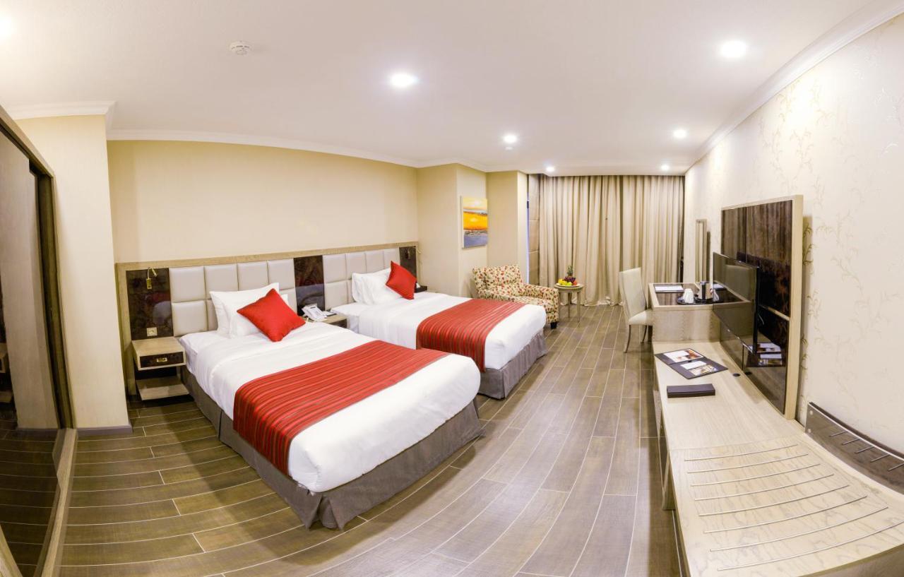 Hotel Ramada By Wyndham Bishkek Centre Pokój zdjęcie