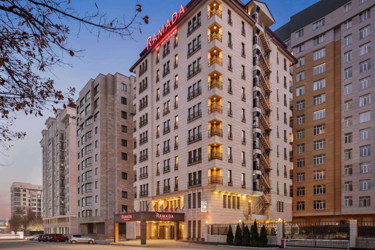 Hotel Ramada By Wyndham Bishkek Centre Zewnętrze zdjęcie