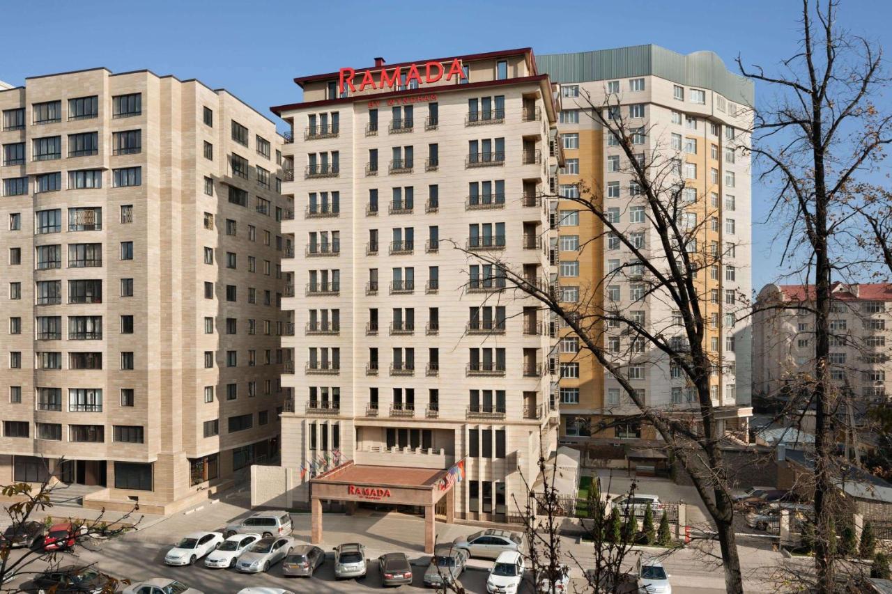 Hotel Ramada By Wyndham Bishkek Centre Zewnętrze zdjęcie