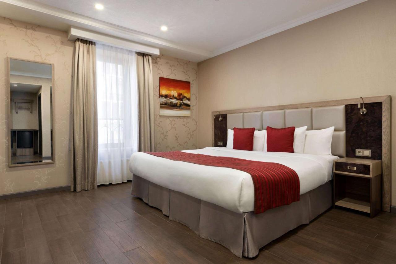 Hotel Ramada By Wyndham Bishkek Centre Zewnętrze zdjęcie